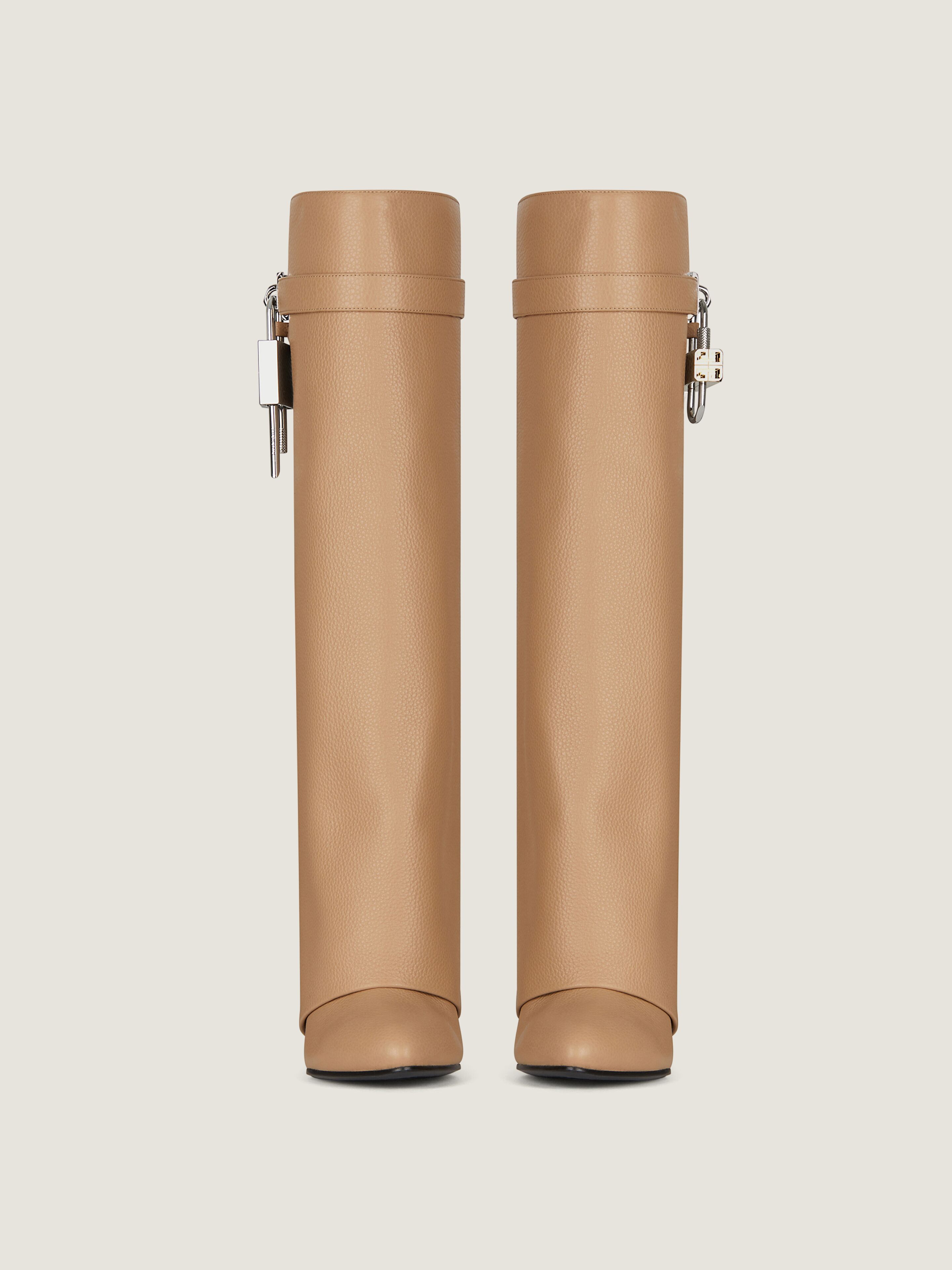 Shark Lock boots in grained leather
